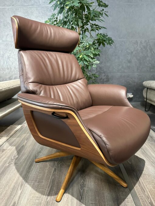 Alternative view of Kreslo Chance